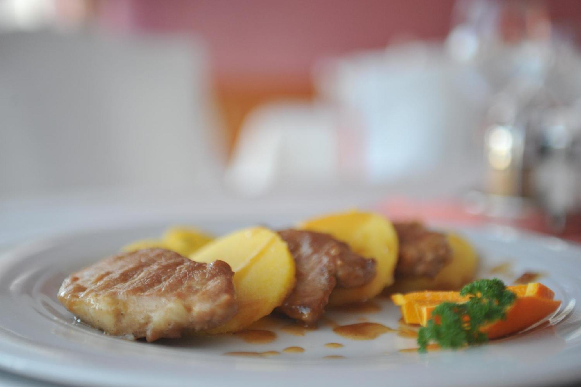Hotel Ðakovo Kültér fotó