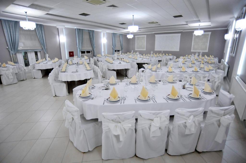 Hotel Ðakovo Kültér fotó