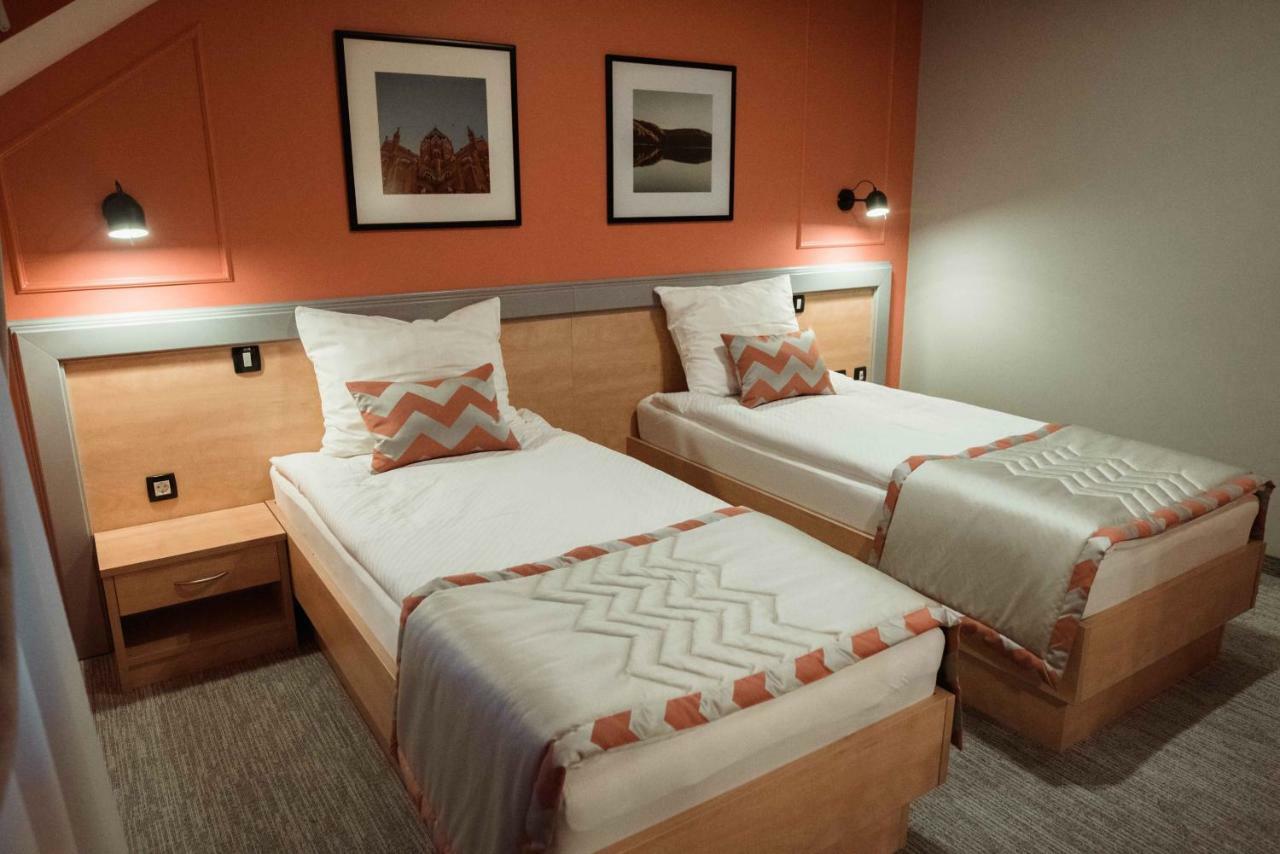 Hotel Ðakovo Kültér fotó