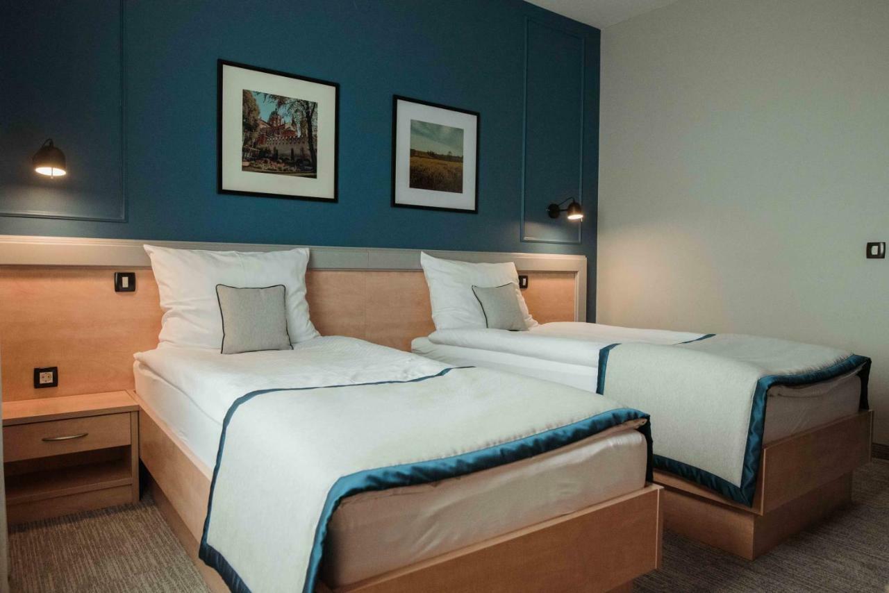Hotel Ðakovo Kültér fotó