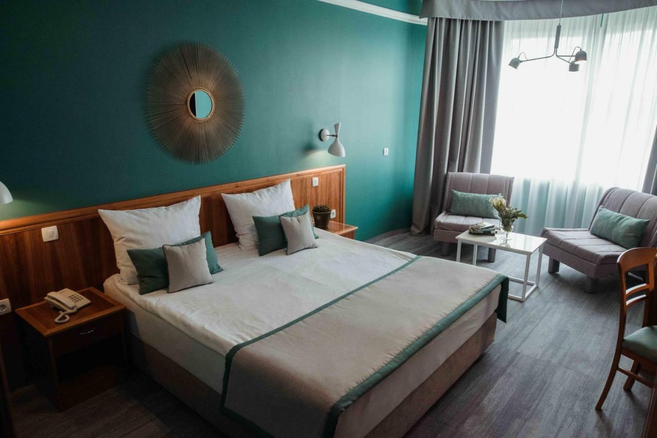 Hotel Ðakovo Kültér fotó